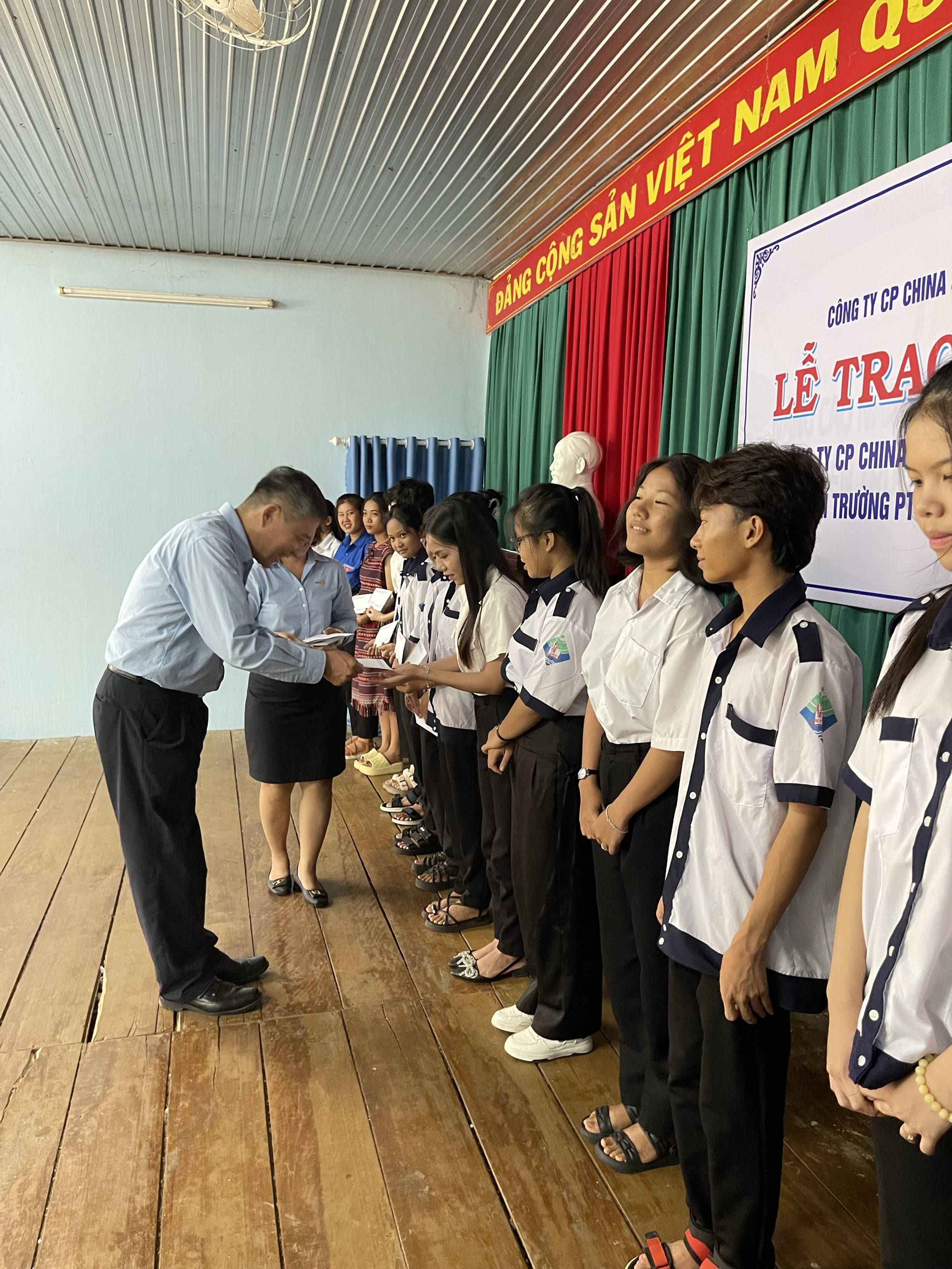 AWARDING SCHOLARSHIPS TO POOR STUDENTS IN SCHOOL YEAR 2023-2024