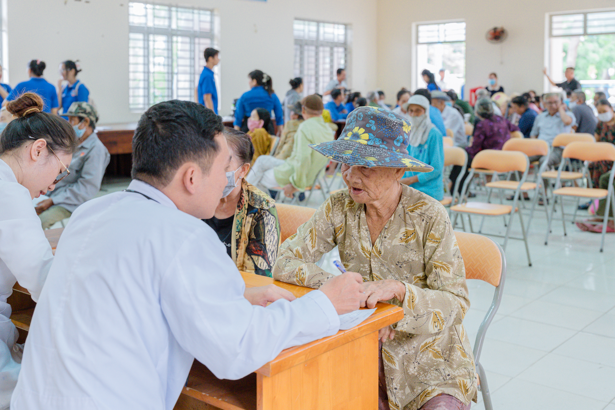 PROGRAM OF FREE MEDICAL EXAMINATION, MEDICATION DISTRIBUTION, AND GIFT-GIVING PROGRAM FOR DISADVANTAGED AND ELDERLY PEOPLE OF MY XUAN WARD, PHU MY CITY IN 2025