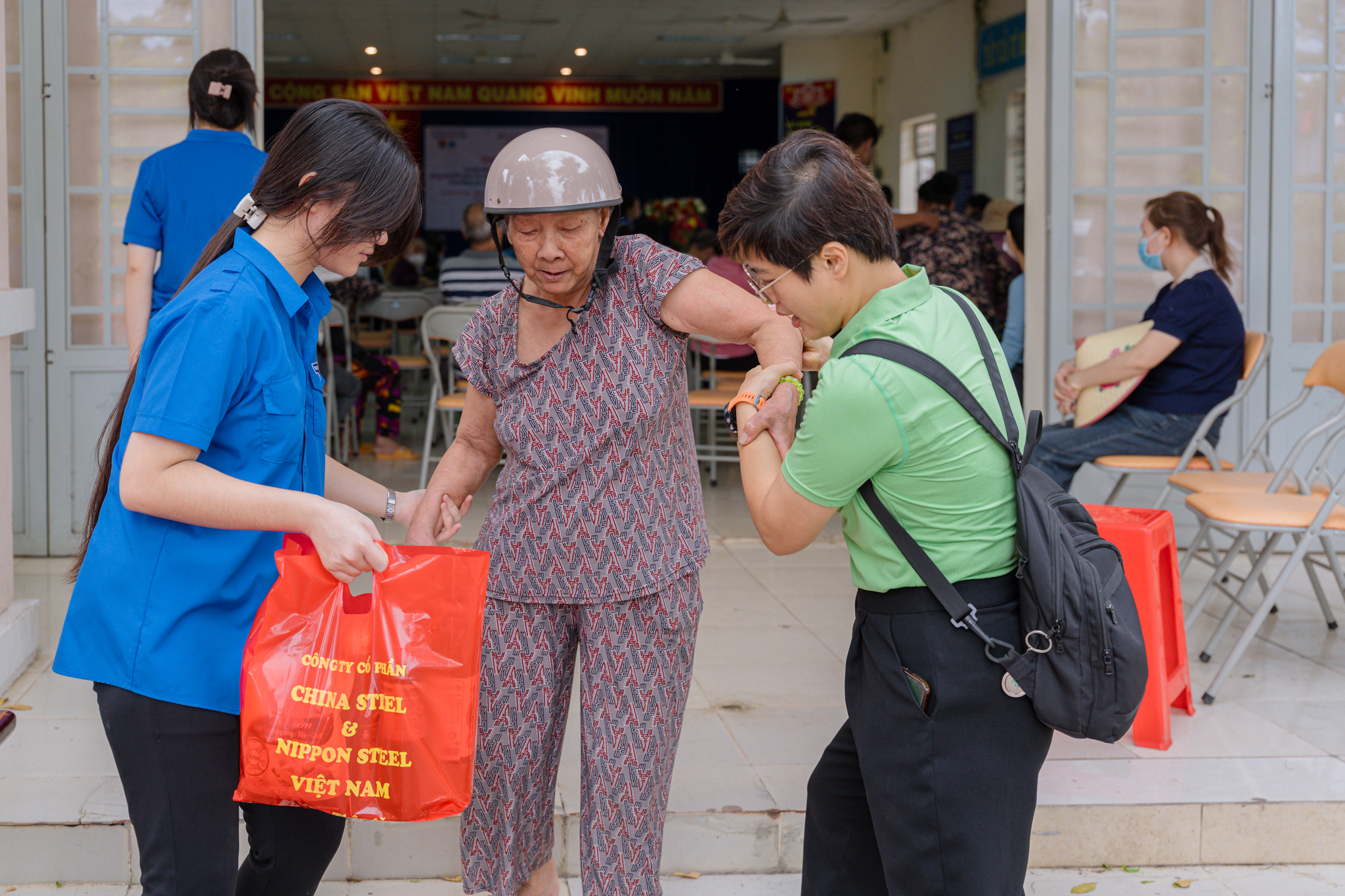 PROGRAM OF FREE MEDICAL EXAMINATION, MEDICATION DISTRIBUTION, AND GIFT-GIVING PROGRAM FOR DISADVANTAGED AND ELDERLY PEOPLE OF MY XUAN WARD, PHU MY CITY IN 2025