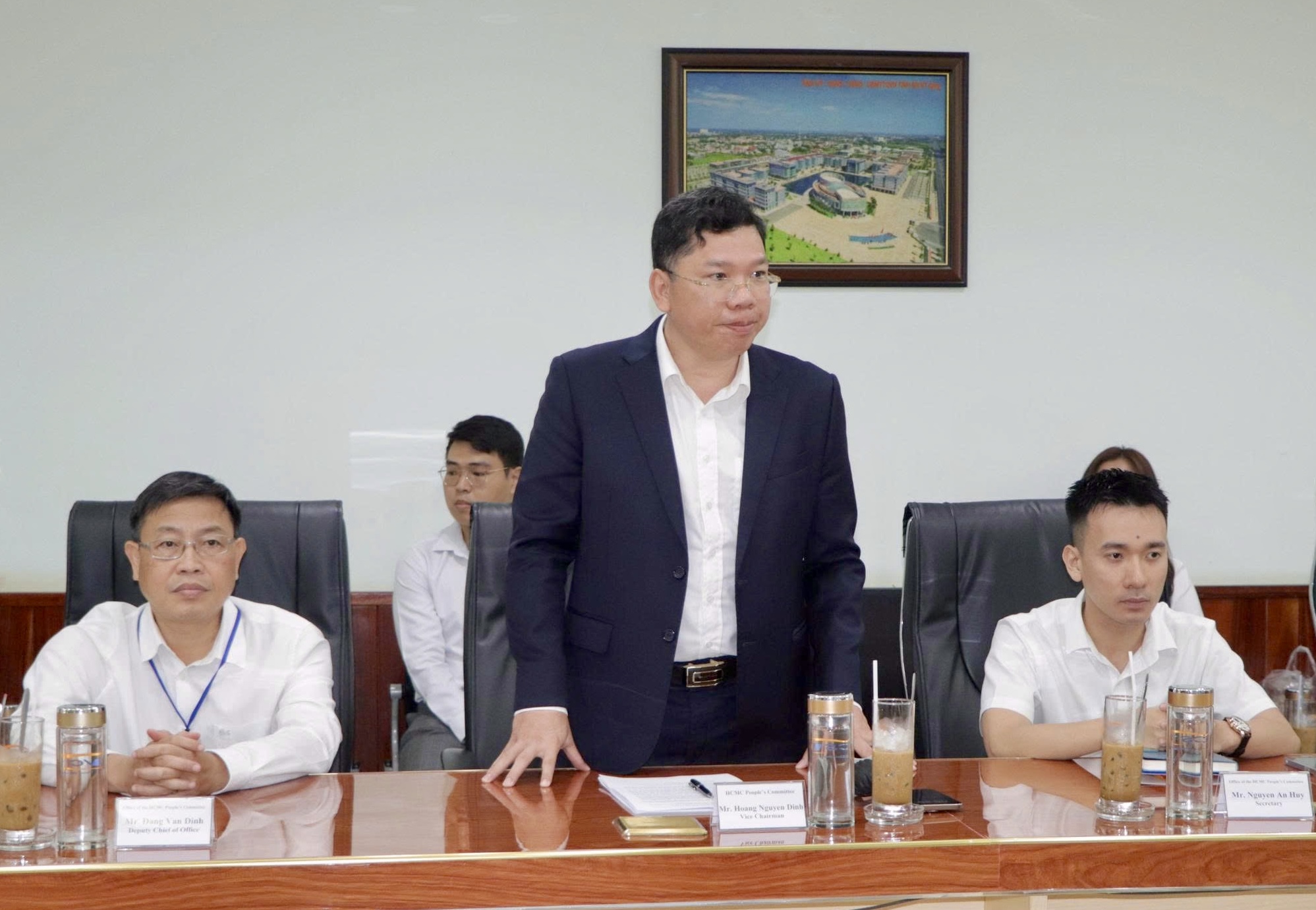 LEADERS OF HO CHI MINH CITY PEOPLE'S COMMITTEE VISIT CSVC