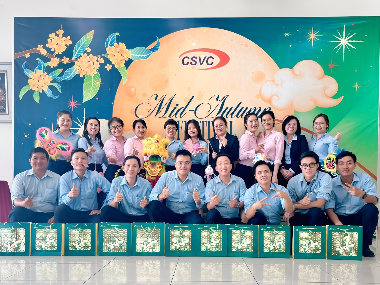 CSVC PRESENTS MID-AUTUMN FESTIVAL GIFTS, SENDING WISHES OF REUNION TO ALL EMPLOYEES
