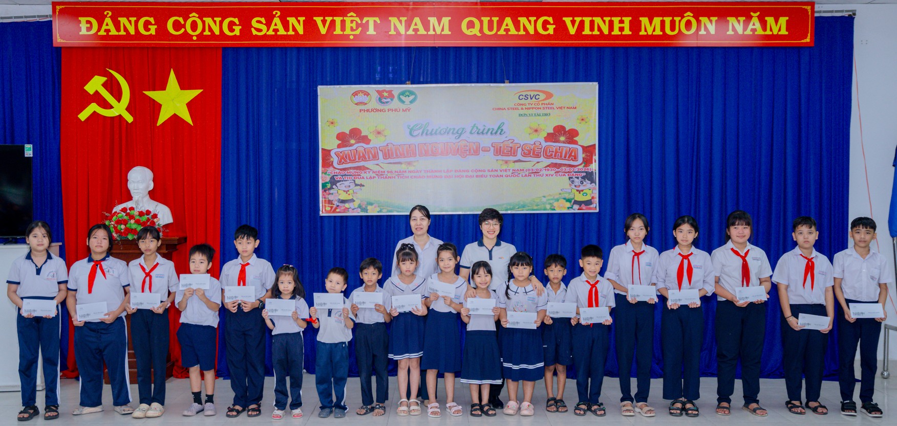 CSVC PRESENTS 239 SCHOLARSHIPS SUPPORTING STUDENTS TO OVERCOME DIFFICULTIES