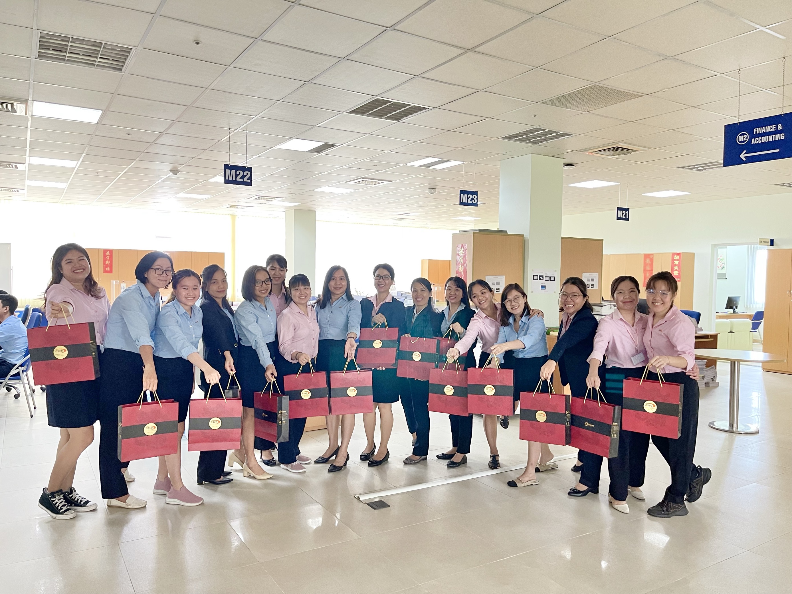 GIVING MOON CAKE TO CSVC EMPLOYEES