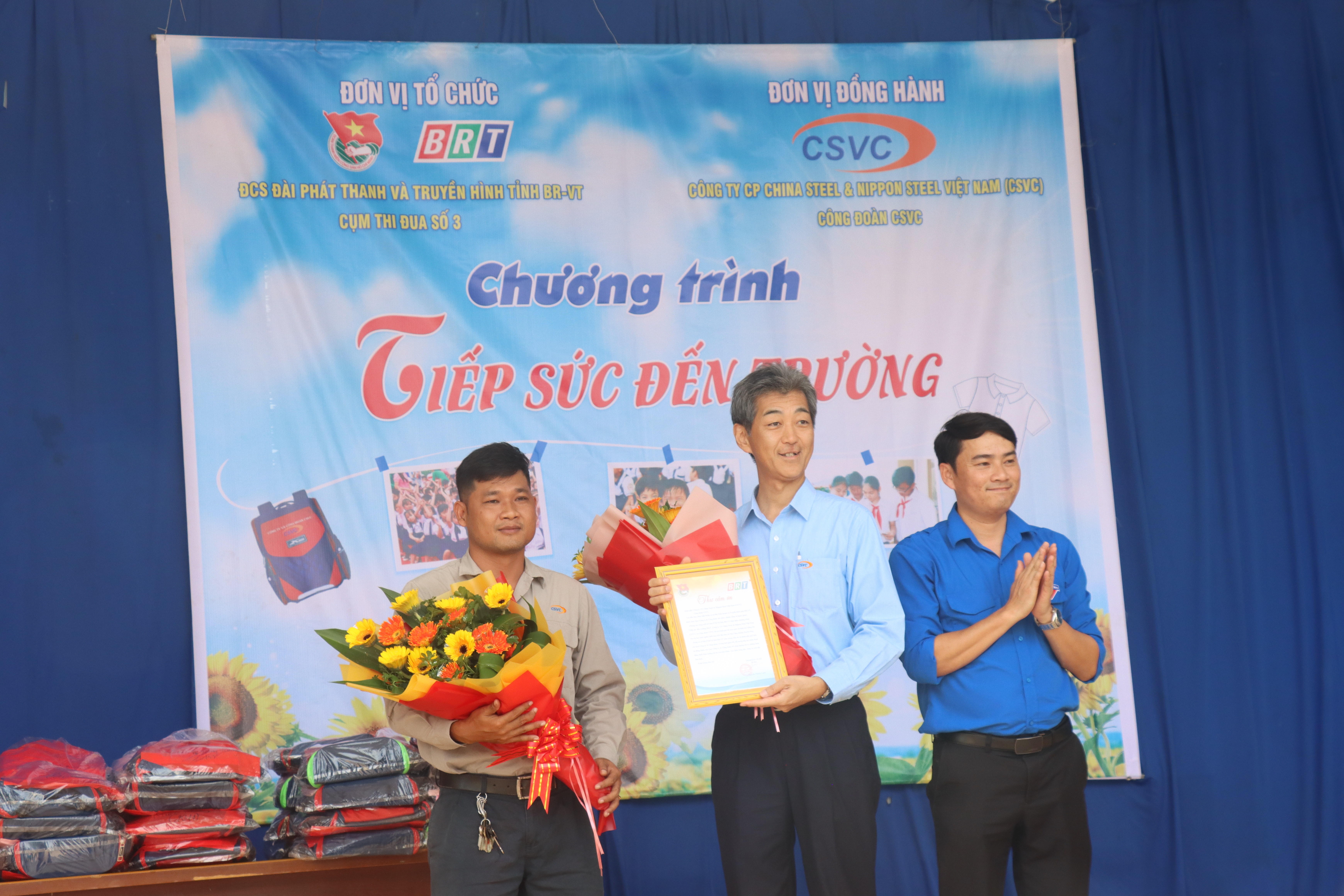 CSVC SPONSORS THE PROGRAM MOTIVATE CHILDREN TO GO TO SCHOOL 2023 FOR UNDERPRIVILEGED STUDENTS FROM TAN LAM COMMUNE, XUYEN MOC DISTRICT, BRVT PROVINCE