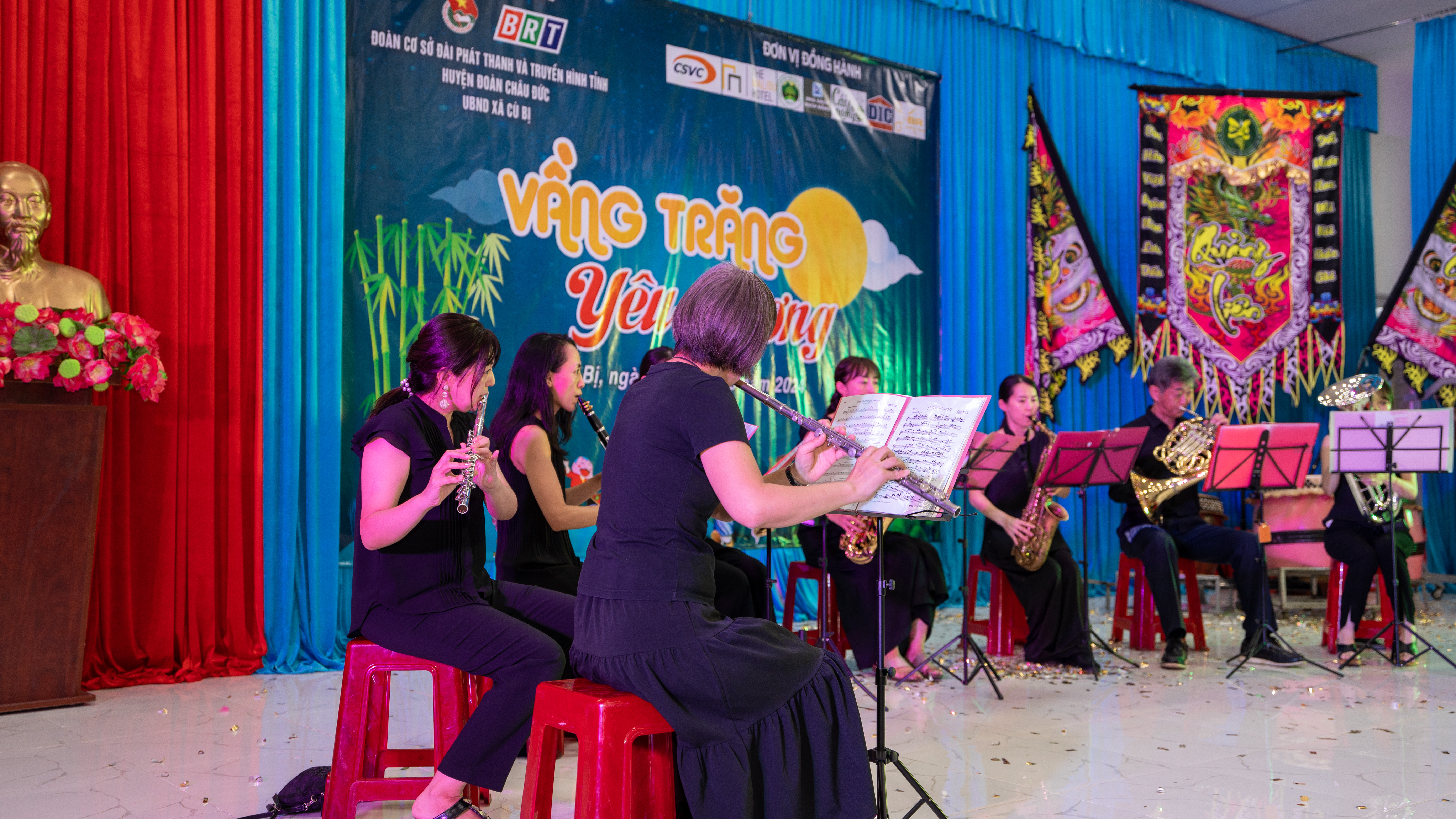 ORGANIZING THE PROGRAM “THE MOON OF LOVE 2024” GIVING MID-AUTUMN GIFT TO DISADVANTAGED STUDENTS IN CU BI COMMUNE, CHAU DUC DISTRICT, BRVT PROVINCE